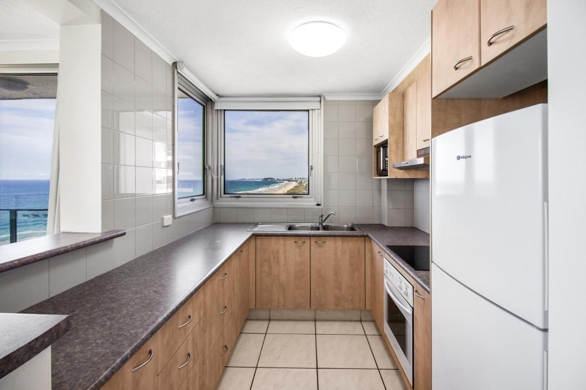 Boulevard Towers On Broadbeach Гоулд Коуст Екстериор снимка