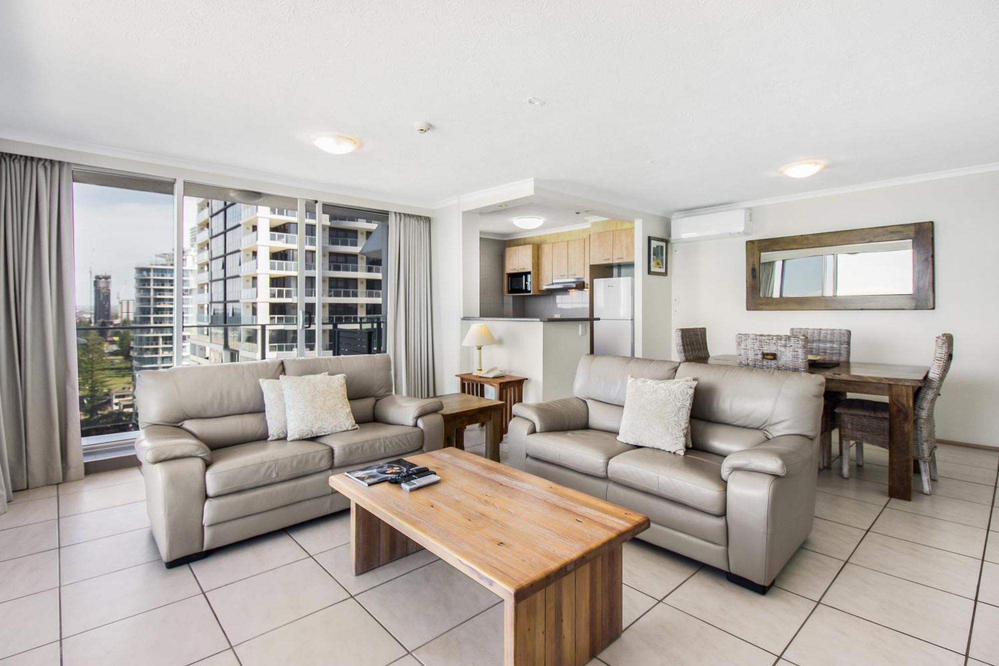 Boulevard Towers On Broadbeach Гоулд Коуст Екстериор снимка