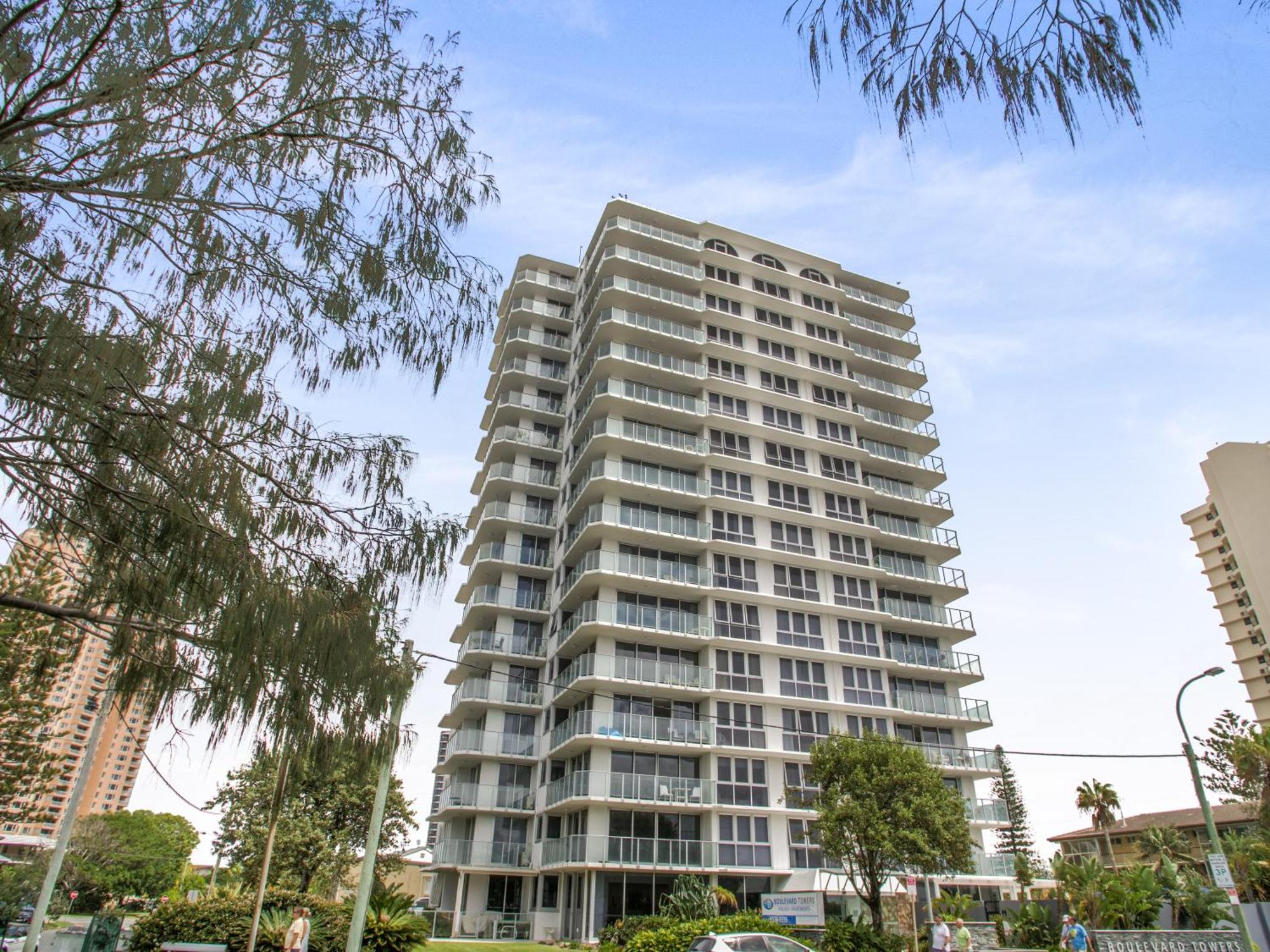 Boulevard Towers On Broadbeach Гоулд Коуст Екстериор снимка