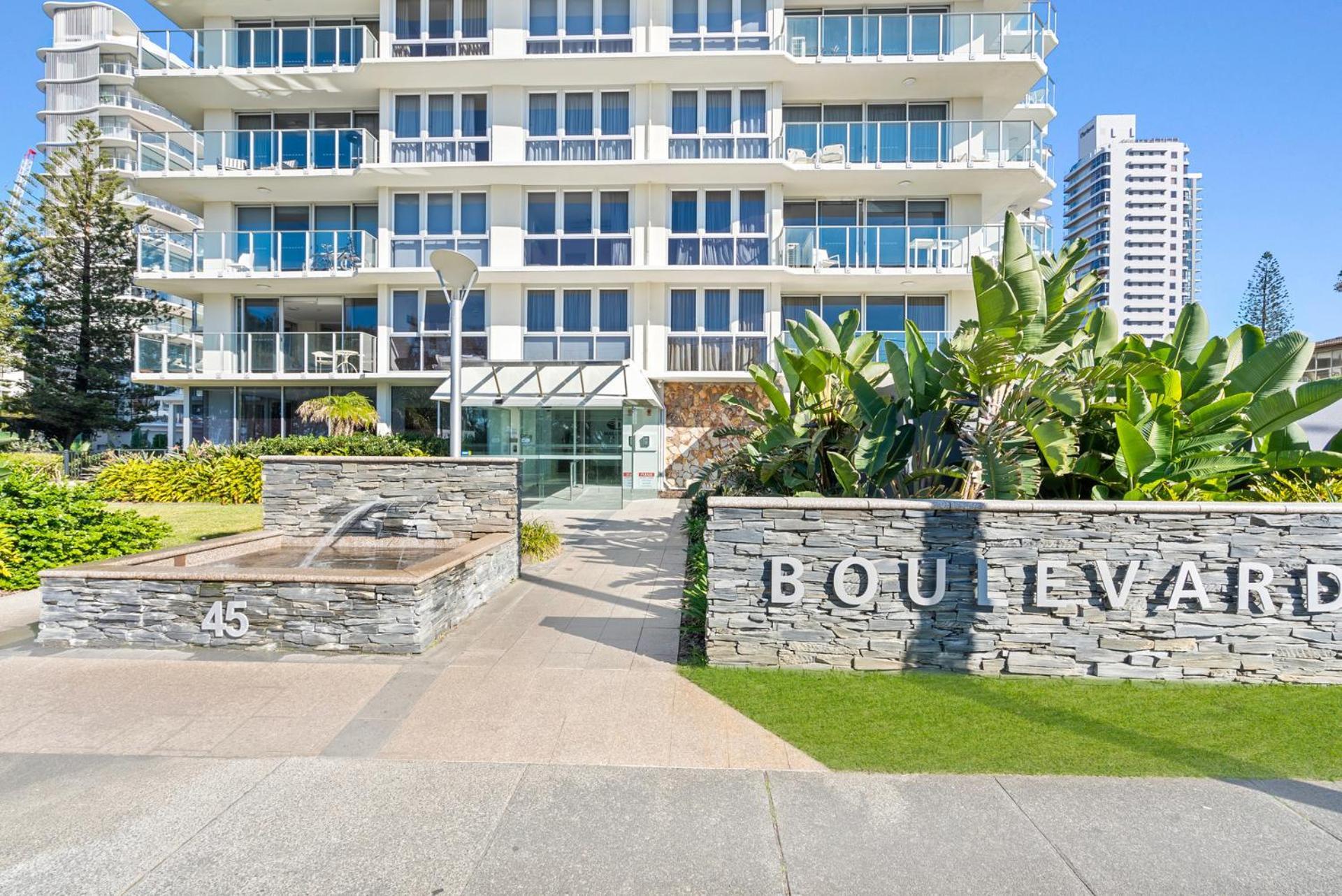 Boulevard Towers On Broadbeach Гоулд Коуст Екстериор снимка