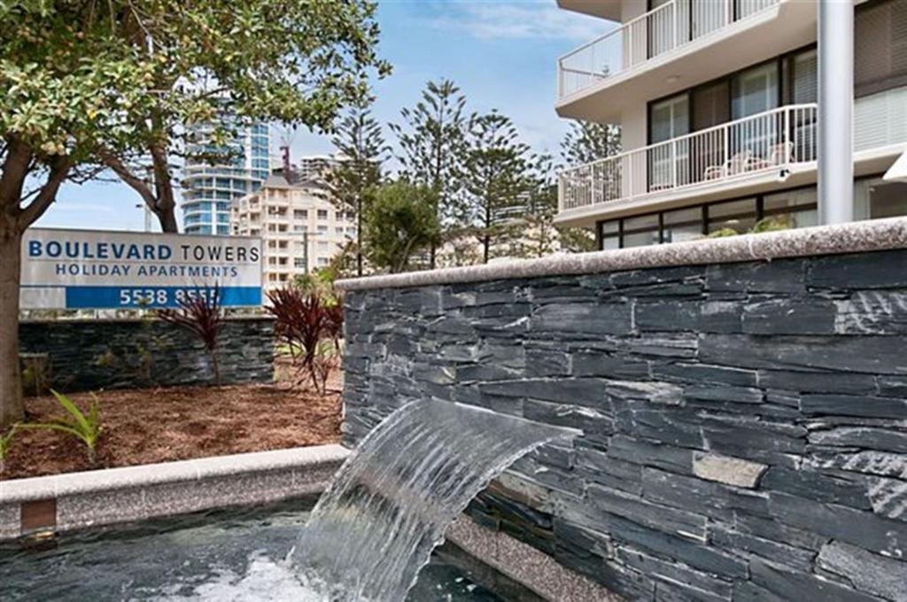 Boulevard Towers On Broadbeach Гоулд Коуст Екстериор снимка