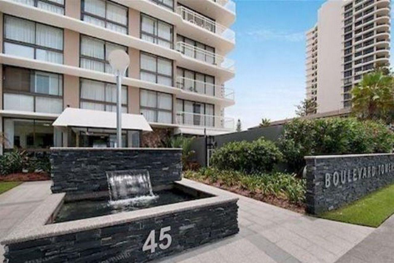 Boulevard Towers On Broadbeach Гоулд Коуст Екстериор снимка