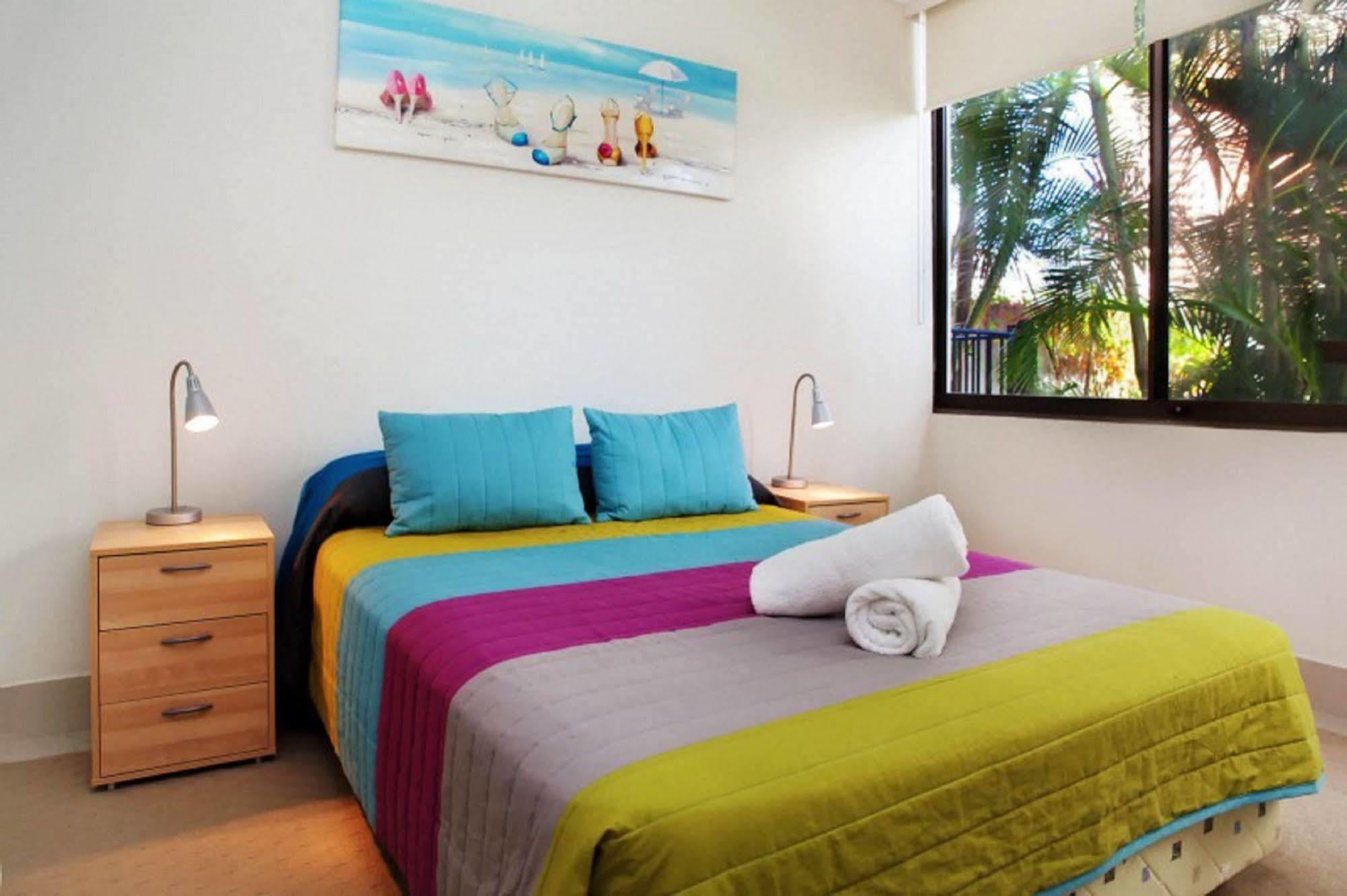 Boulevard Towers On Broadbeach Гоулд Коуст Екстериор снимка