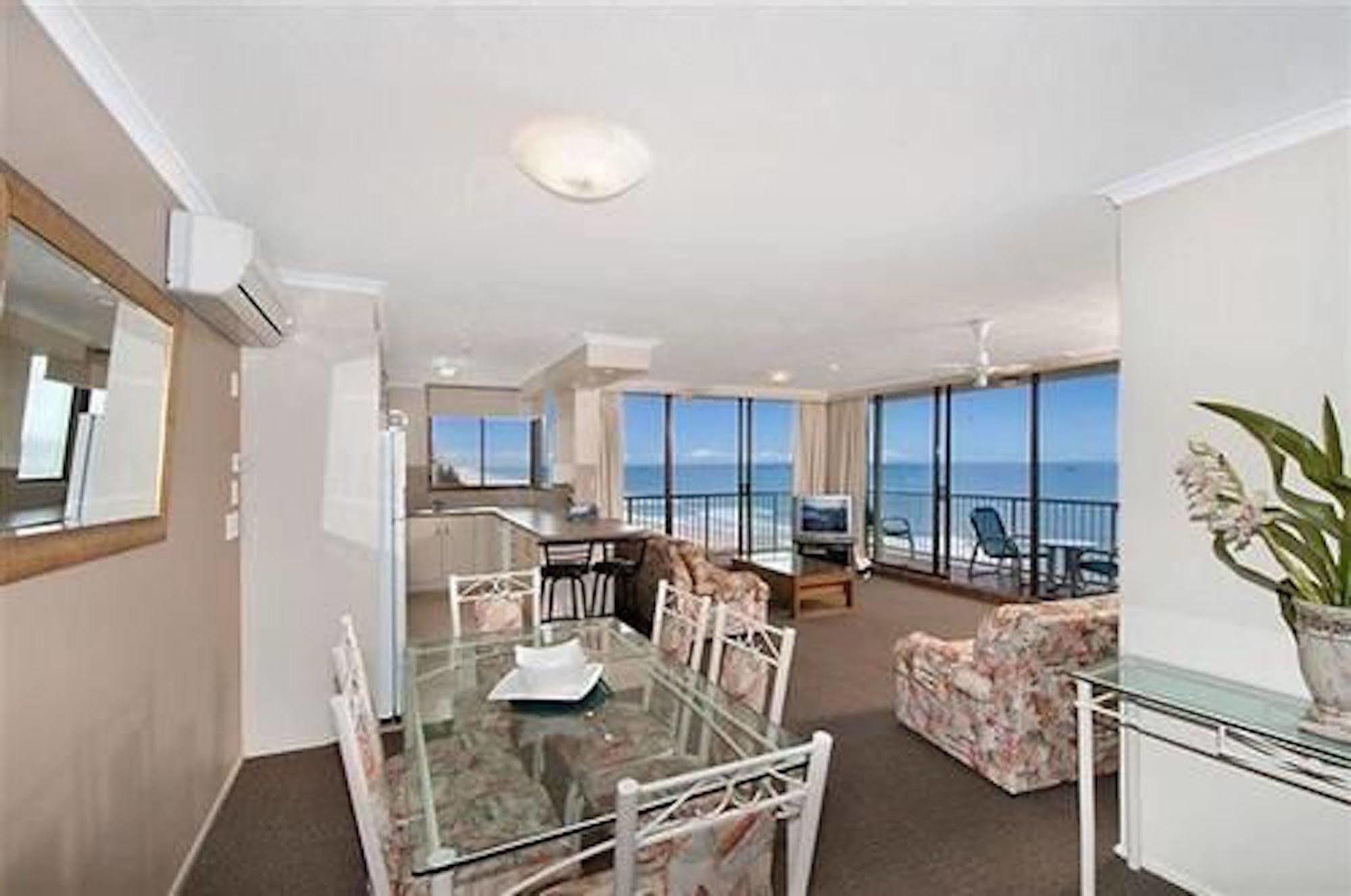 Boulevard Towers On Broadbeach Гоулд Коуст Екстериор снимка