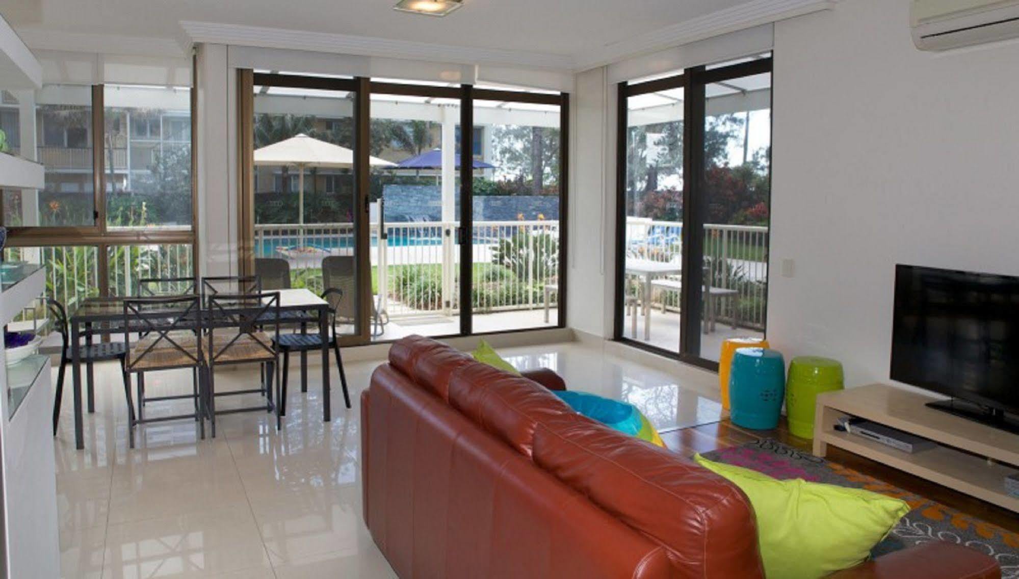 Boulevard Towers On Broadbeach Гоулд Коуст Екстериор снимка