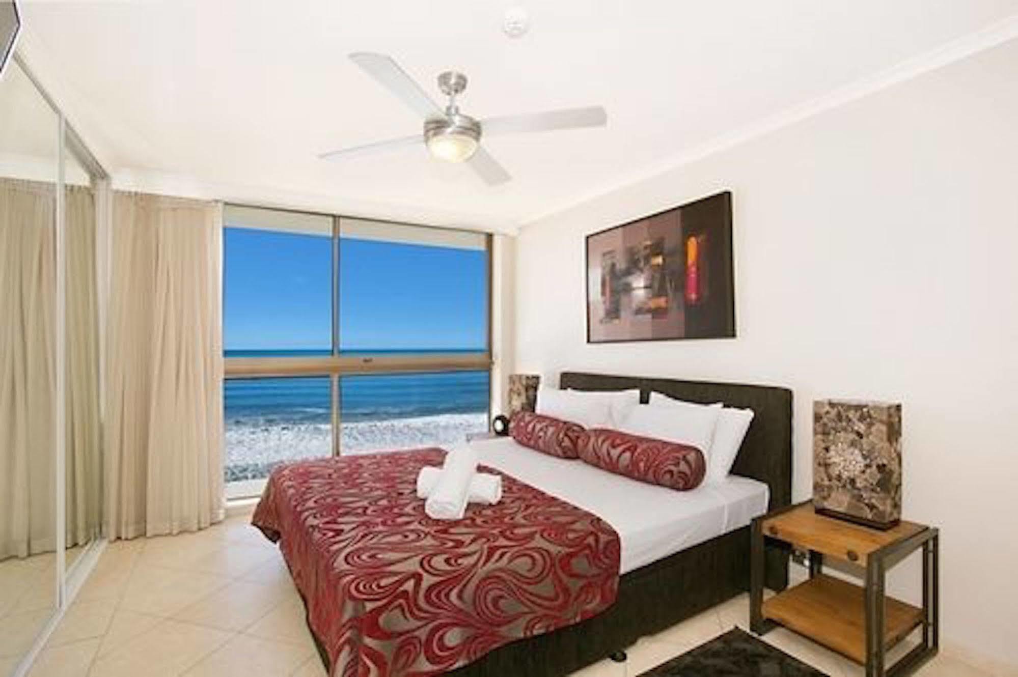 Boulevard Towers On Broadbeach Гоулд Коуст Екстериор снимка